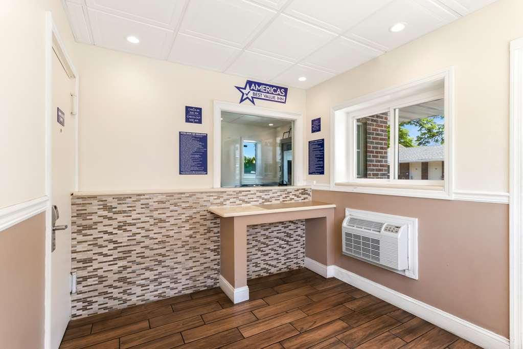 Americas Best Value Inn Avenel Woodbridge ภายใน รูปภาพ