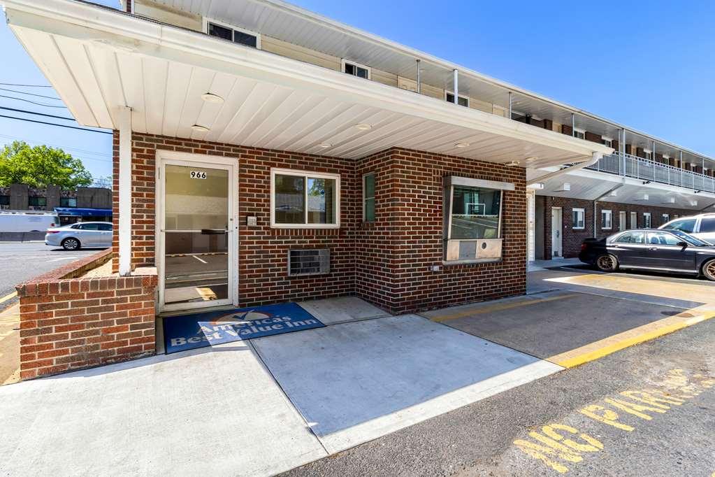 Americas Best Value Inn Avenel Woodbridge ภายนอก รูปภาพ