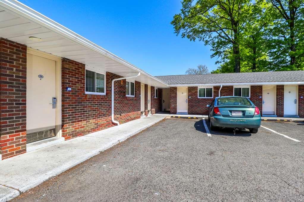 Americas Best Value Inn Avenel Woodbridge ภายนอก รูปภาพ
