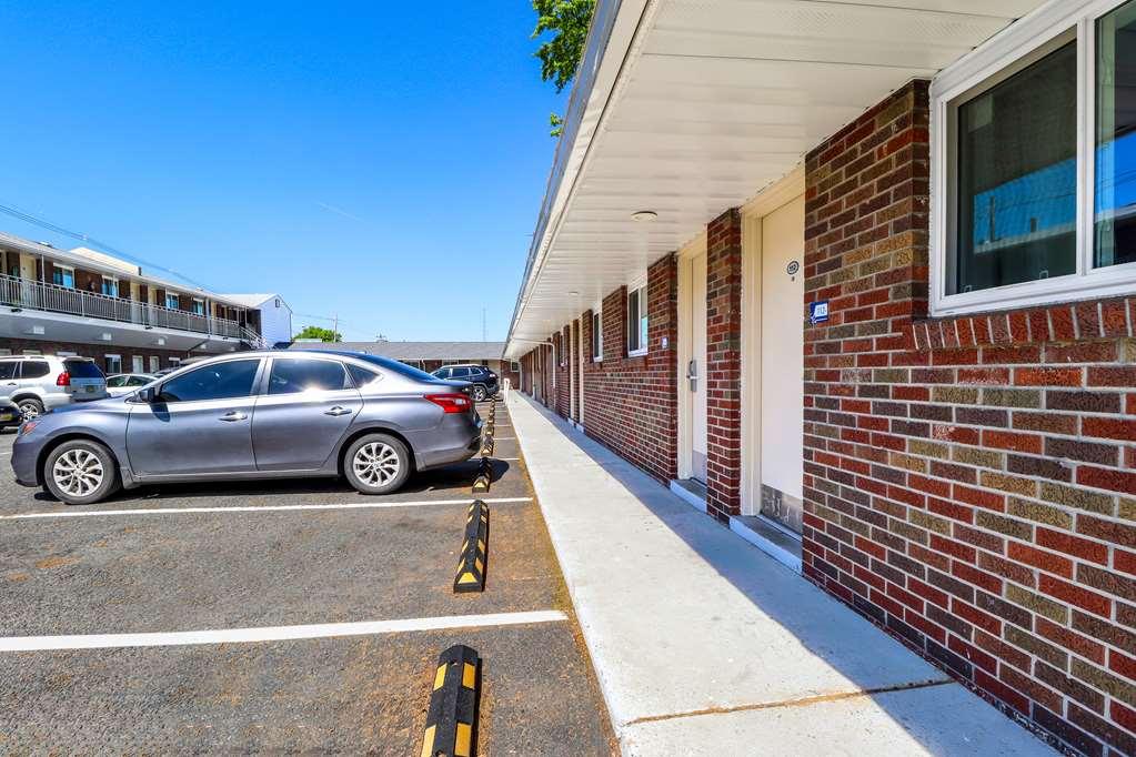 Americas Best Value Inn Avenel Woodbridge ภายนอก รูปภาพ